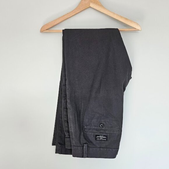 Men's Banana Republic Aiden Chinos - 31x32 - Picture 2 of 9